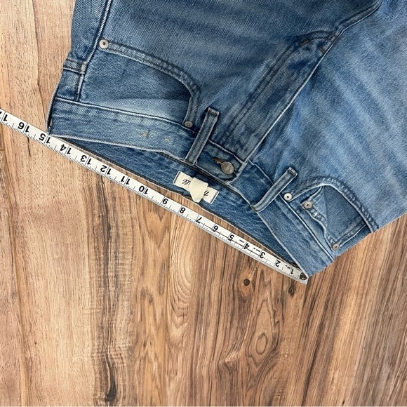 Madewell Relaxed Denim Shorts in Rosemount Wash: Destroyed Hem Edition - Picture 9 of 10